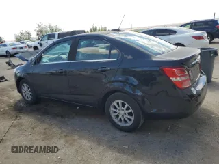 2017 Chevrolet Sonic LT z VIN 1G1JD5SG9H4112650, wystawiony jako Copart lot #55452595 z przebiegiem 148 035 mil mil oraz Szkoda całkowita • Salvage title. Historia ofert i sprzedaży dostępna na DreamBid. Obrazek 2.
