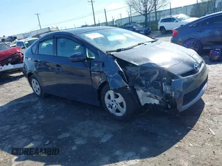 2011 Toyota Prius I with VIN JTDKN3DUXB5298300, listed as a IAAI auction lot 41988147 with 182,138 mi miles. Bid and sale history available at carsss.com. Image 1.