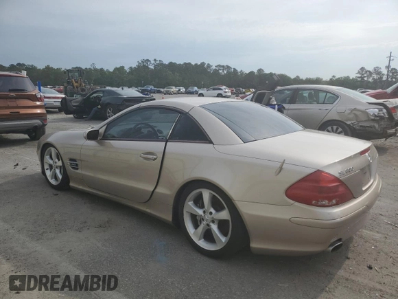 2005 Mercedes-Benz SL z VIN WDBSK76F25F087071, wystawiony jako Copart lot #56153185 z przebiegiem 95 135 mil mil oraz Tytuł czysty. Historia ofert i sprzedaży dostępna na DreamBid. Obrazek 2.