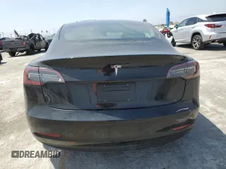 2023 Tesla Model 3 z VIN 5YJ3E1EA7PF549051, wystawiony jako Copart lot #58932765 z przebiegiem 8 800 mil mil oraz Szkoda całkowita • Salvage title. Historia ofert i sprzedaży dostępna na DreamBid. Obrazek 6.