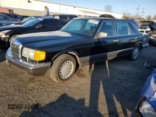 1990 Mercedes-Benz 420 Series 420SEL with VIN WDBCA35EXLA527718, listed as a Copart auction lot 82135544 with 208,478 mi miles and Non Repairable. Bid and sale history available at carsss.com. Image 1.