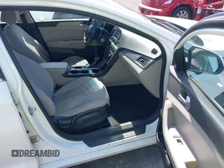 2015 Hyundai Sonata SE z VIN 5NPE24AF2FH005030, wystawiony jako IAAI lot #42375598 z przebiegiem 205 991 mil mil oraz . Historia ofert i sprzedaży dostępna na DreamBid. Obrazek 5.