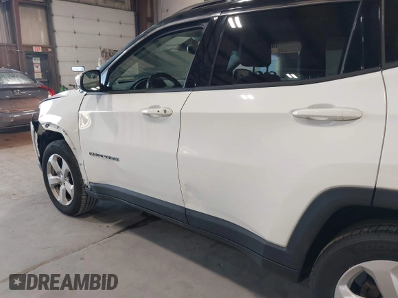 2019 Jeep Compass Latitude с VIN 3C4NJDBB0KT828886, выставлен на аукционе IAAI как лот 42614817 с пробегом 81 985 миль миль и . История ставок и продаж доступна на DreamBid. Изображение 19.
