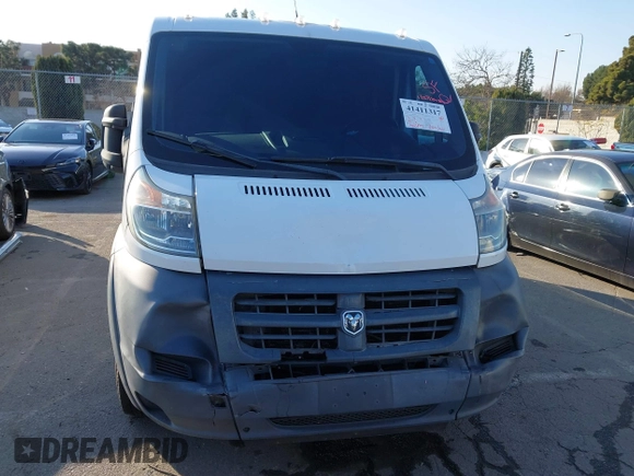 2016 Ram ProMaster Cargo z VIN 3C6TRVAG5GE134667, wystawiony jako IAAI lot #41411317 z przebiegiem 109 352 mil mil oraz . Historia ofert i sprzedaży dostępna na DreamBid. Obrazek 6.