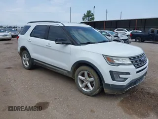 2017 Ford Explorer XLT z VIN 1FM5K8D88HGC80165, wystawiony jako IAAI lot #42178307 z przebiegiem 234 035 mil mil oraz . Historia ofert i sprzedaży dostępna na DreamBid. Obrazek 1.