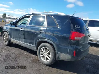2015 Kia Sorento LX with VIN 5XYKTDA76FG649338, listed as a IAAI auction lot 41835315 with 221,452 mi miles. Bid and sale history available at carsss.com. Image 3.