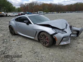 2025 Toyota 86 Premium z VIN JF1ZNBE19S8753963, wystawiony jako Copart lot #53180045 z przebiegiem 1528 mil mil oraz Szkody całkowita. Historia ofert i sprzedaży dostępna na DreamBid. Obrazek 4.