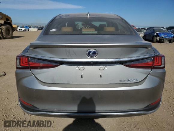 2019 Lexus ES 300h z VIN JTHB21B14K2031336, wystawiony jako Copart lot #63845915 z przebiegiem 47 138 mil mil oraz Szkoda całkowita • Salvage title. Historia ofert i sprzedaży dostępna na DreamBid. Obrazek 6.