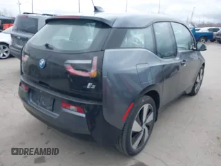 2017 BMW i3 z VIN WBY1Z8C39HV893510, wystawiony jako IAAI lot #41832884 z przebiegiem 59 166 mil mil oraz . Historia ofert i sprzedaży dostępna na DreamBid. Obrazek 4.