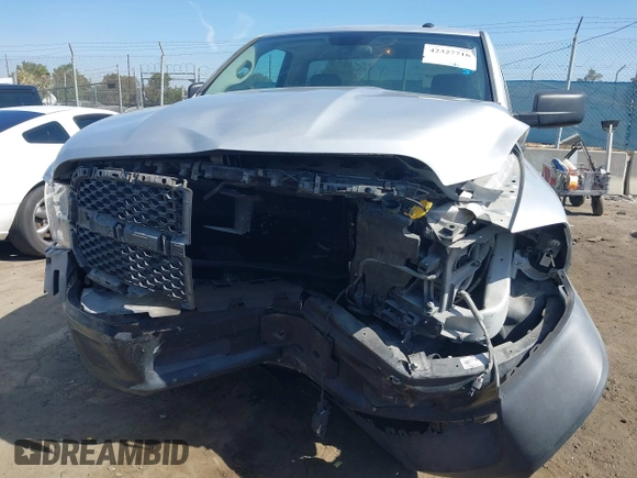 2017 Ram 1500 Tradesman с VIN 3C6JR6DG8HG703025, выставлен на аукционе IAAI как лот 42327716 с пробегом 136 342 миль миль и . История ставок и продаж доступна на DreamBid. Изображение 12.