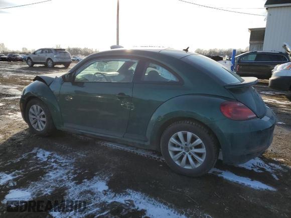 2018 Volkswagen Beetle S z VIN 3VWFD7AT7JM700755, wystawiony jako Copart lot #44312585 z przebiegiem 92 694 mil mil oraz Szkoda całkowita • Salvage title. Historia ofert i sprzedaży dostępna na DreamBid. Obrazek 2.