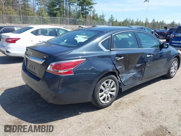 2015 Nissan Altima 2.5 S with VIN 1N4AL3AP3FN335392, listed as a IAAI auction lot 42102649 with 70,122 mi miles. Bid and sale history available at carsss.com. Image 4.
