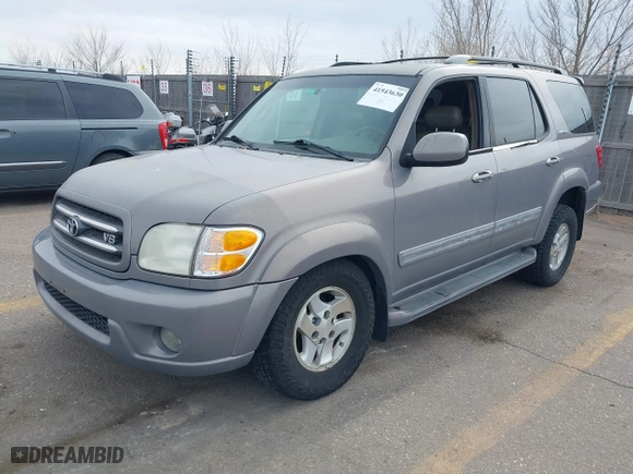 2001 Toyota Sequoia Limited with VIN 5TDBT48AX1S001532, listed as a IAAI auction lot 41543630 with 212,640 mi miles. Bid and sale history available at carsss.com. Image 2.