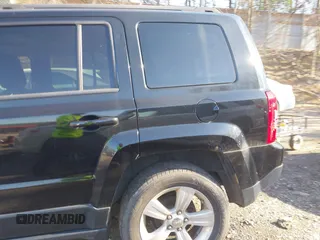 2012 Jeep Patriot Latitude with VIN 1C4NJRFB4CD686038, listed as a IAAI auction lot 42142199 with 116,416 mi miles and . Bid and sale history available at carsss.com. Image 13.