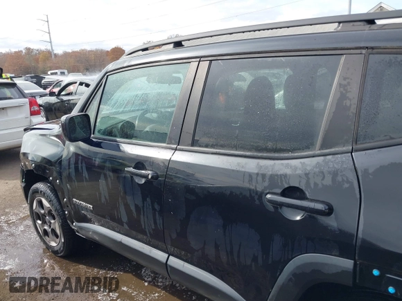 2015 Jeep Renegade Latitude with VIN ZACCJBBH2FPC25869, listed as a IAAI auction lot 40734359 with 128,475 mi miles. Bid and sale history available at carsss.com. Image 14.