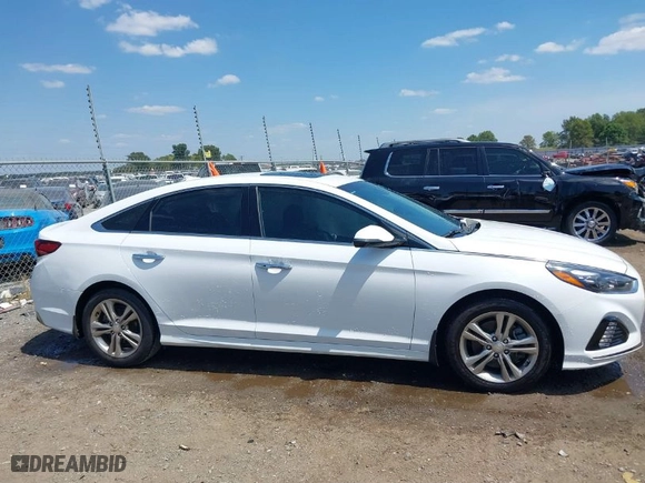 2018 Hyundai Sonata SEL with VIN 5NPE34AF0JH709927, listed as a IAAI auction lot 40183011 with 76,281 mi miles. Bid and sale history available at carsss.com. Image 13.