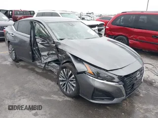 2024 Nissan Altima SV z VIN 1N4BL4DV4RN376672, wystawiony jako IAAI lot #41293529 z przebiegiem 5 812 mil mil oraz . Historia ofert i sprzedaży dostępna na DreamBid. Obrazek 1.