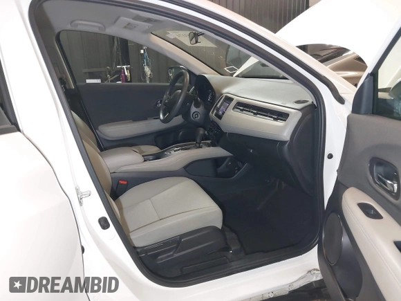 2021 Honda HR-V LX with VIN 3CZRU6H3XMM748281, listed as a IAAI auction lot 41903174 with 28,320 mi miles. Bid and sale history available at carsss.com. Image 5.