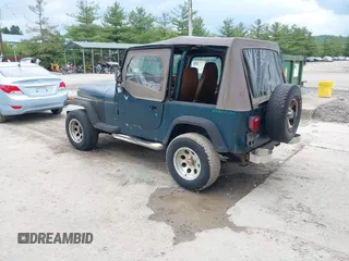 1995 Jeep Wrangler S z VIN 1J4FY19P1SP249453, wystawiony jako IAAI lot #42379722 z przebiegiem 160 066 mil mil oraz . Historia ofert i sprzedaży dostępna na DreamBid. Obrazek 3.