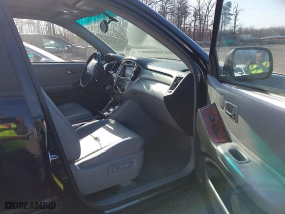 2006 Toyota Highlander Hybrid with VIN JTEEW21A560025410, listed as a IAAI auction lot 41766852 with 173,239 mi miles. Bid and sale history available at carsss.com. Image 5.