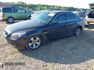 2004 BMW 5 Series 530i z VIN WBANA73514B066454, wystawiony jako IAAI lot #42640110 z przebiegiem 269 996 mil mil oraz . Historia ofert i sprzedaży dostępna na DreamBid. Obrazek 2.