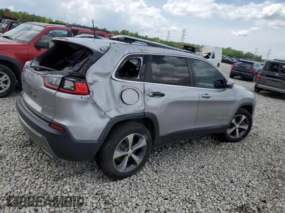 2019 Jeep Cherokee Limited z VIN 1C4PJMDX6KD139989, wystawiony jako Copart lot #54819445 z przebiegiem 119 077 mil mil oraz Szkoda całkowita • Salvage title. Historia ofert i sprzedaży dostępna na DreamBid. Obrazek 3.