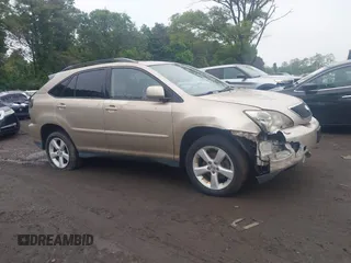 2005 Lexus RX 330 z VIN 2T2HA31U05C049002, wystawiony jako IAAI lot #42398781 z przebiegiem 158 979 mil mil oraz . Historia ofert i sprzedaży dostępna na DreamBid. Obrazek 1.