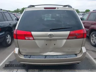2004 Toyota Sienna XLE with VIN 5TDZA22CX4S205206, listed as a IAAI auction lot 42007779 with 173,794 mi miles. Bid and sale history available at carsss.com. Image 17.