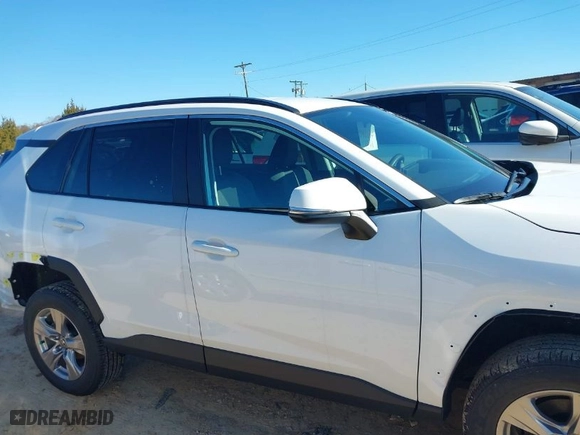 2024 Toyota RAV4 XLE with VIN 2T3P1RFV4RC472537, listed as a IAAI auction lot 41592128 with 2,964 mi miles. Bid and sale history available at carsss.com. Image 13.