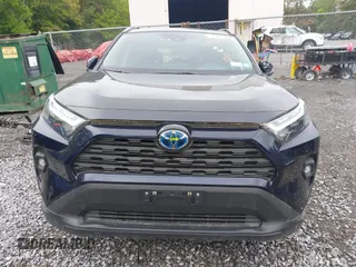 2024 Toyota RAV4 Hybrid XLE Premium с VIN 2T3B6RFV6RW064860, выставлен на аукционе IAAI как лот 41913376 с пробегом 8 125 миль миль и . История ставок и продаж доступна на DreamBid. Изображение 12.
