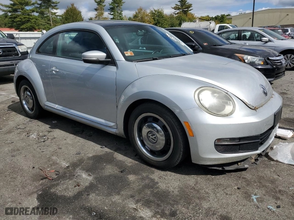 2012 Volkswagen Beetle 2.5L w/Sun PZEV with VIN 3VWJP7ATXCM636831, listed as a Copart auction lot 73838054 with 132,910 mi miles and Salvage Title. Bid and sale history available at carsss.com. Image 4.