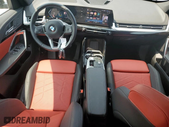 2025 BMW X1 xDrive28i z VIN WBX73EF09S5061608, wystawiony jako Copart lot #58814995 z przebiegiem 6 612 mil mil oraz Szkoda całkowita • Salvage title. Historia ofert i sprzedaży dostępna na DreamBid. Obrazek 8.