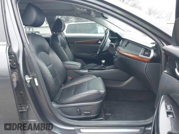 2018 Kia Cadenza Premium with VIN KNALC4J19J5098126, listed as a IAAI auction lot 41583473 with 79,360 mi miles. Bid and sale history available at carsss.com. Image 5.