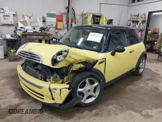 2005 MINI Hardtop with VIN WMWRC33595TJ70125, listed as a IAAI auction lot 42039711 with 178,091 mi miles and . Bid and sale history available at DreamBid. Image 17.