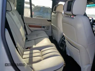 2010 Land Rover Range Rover SC z VIN SALMF1E43AA313016, wystawiony jako Copart lot #54191085 z przebiegiem Nie podano mil oraz Czysty tytuł • Clean title. Historia ofert i sprzedaży dostępna na DreamBid. Obrazek 11.