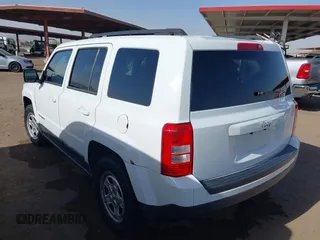 2014 Jeep Patriot Sport with VIN 1C4NJPBB4ED916030, listed as a IAAI auction lot 41690863 with 205,458 mi miles. Bid and sale history available at carsss.com. Image 3.