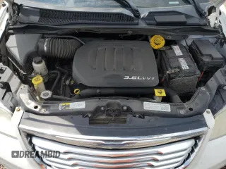 2014 Chrysler Town & Country Touring L z VIN 2C4RC1CG2ER277100, wystawiony jako Copart lot #61407975 z przebiegiem 190 577 mil mil oraz Szkoda całkowita • Salvage title. Historia ofert i sprzedaży dostępna na DreamBid. Obrazek 12.