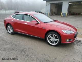 2014 Tesla Model S 60 kWh Battery with VIN 5YJSA1H1XEFP55187, listed as a Copart auction lot 84425094 with 146,075 mi miles and Clean Title. Bid and sale history available at carsss.com. Image 4.