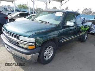 2001 Chevrolet Silverado 1500 LS with VIN 2GCEC19V111272435, listed as a IAAI auction lot 42040260 with 184,968 mi miles. Bid and sale history available at carsss.com. Image 2.