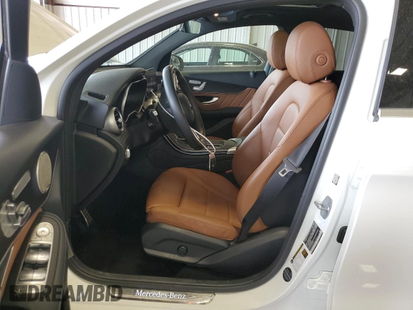 2021 Mercedes-Benz GLC 300 z VIN W1N0J8EB7MF919673, wystawiony jako Copart lot #54131345 z przebiegiem 47 628 mil mil oraz Szkoda całkowita • Salvage title. Historia ofert i sprzedaży dostępna na DreamBid. Obrazek 7.