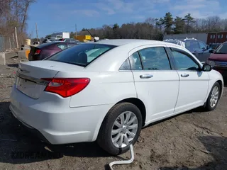 2014 Chrysler 200 Limited with VIN 1C3CCBCG2EN135312, listed as a IAAI auction lot 41787181 with 129,688 mi miles. Bid and sale history available at carsss.com. Image 4.