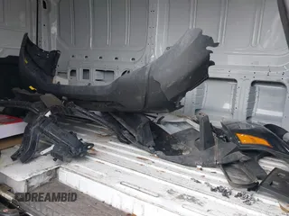 2024 Ford Transit Cargo z VIN 1FTBR1C84RKA32473, wystawiony jako IAAI lot #42438142 z przebiegiem 40 817 mil mil oraz . Historia ofert i sprzedaży dostępna na DreamBid. Obrazek 8.