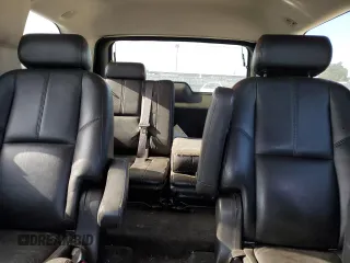 2007 GMC Yukon Denali z VIN 1GKFK63877J235917, wystawiony jako Copart lot #57445735 z przebiegiem 253 961 mil mil oraz Czysty tytuł • Clean title. Historia ofert i sprzedaży dostępna na DreamBid. Obrazek 10.