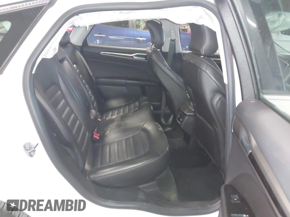 2016 Ford Fusion SE with VIN 3FA6P0HDXGR381613, listed as a IAAI auction lot 41976635 with 116,791 mi miles. Bid and sale history available at carsss.com. Image 8.