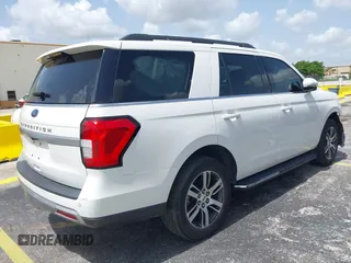 2022 Ford Expedition XLT с VIN 1FMJU1HT0NEA10739, выставлен на аукционе IAAI как лот 42802765 с пробегом 31 493 миль миль и . История ставок и продаж доступна на DreamBid. Изображение 4.