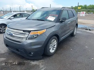 2014 Ford Explorer XLT z VIN 1FM5K7D88EGB09230, wystawiony jako IAAI lot #42684351 z przebiegiem 70 204 mil mil oraz . Historia ofert i sprzedaży dostępna na DreamBid. Obrazek 2.