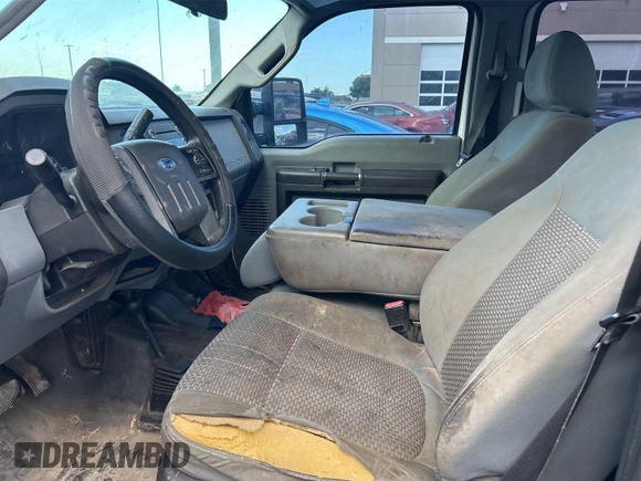 2015 Ford F-250 Lariat z VIN 1FT7W2B61FEB96343, wystawiony jako IAAI lot #42260239 z przebiegiem 171 392 mil mil oraz . Historia ofert i sprzedaży dostępna na DreamBid. Obrazek 6.
