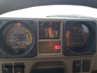 1990 Mitsubishi Montero z VIN JA4GJ31S2LJ003083, wystawiony jako Copart lot #73539314 z przebiegiem 115 191 mil mil oraz Nie do naprawy • Non repairable. Historia ofert i sprzedaży dostępna na DreamBid. Obrazek 9.