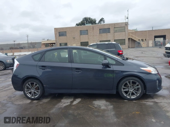 2014 Toyota Prius Four with VIN JTDKN3DUXE1776341, listed as a IAAI auction lot 41740542 with 199,746 mi miles. Bid and sale history available at carsss.com. Image 13.