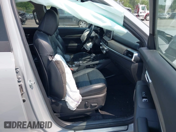2022 Kia Telluride SX z VIN 5XYP5DHC7NG262332, wystawiony jako IAAI lot #42400373 z przebiegiem 47 580 mil mil oraz . Historia ofert i sprzedaży dostępna na DreamBid. Obrazek 5.